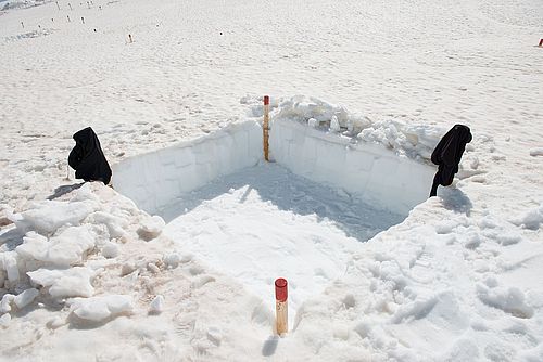 Furka Shovel 07